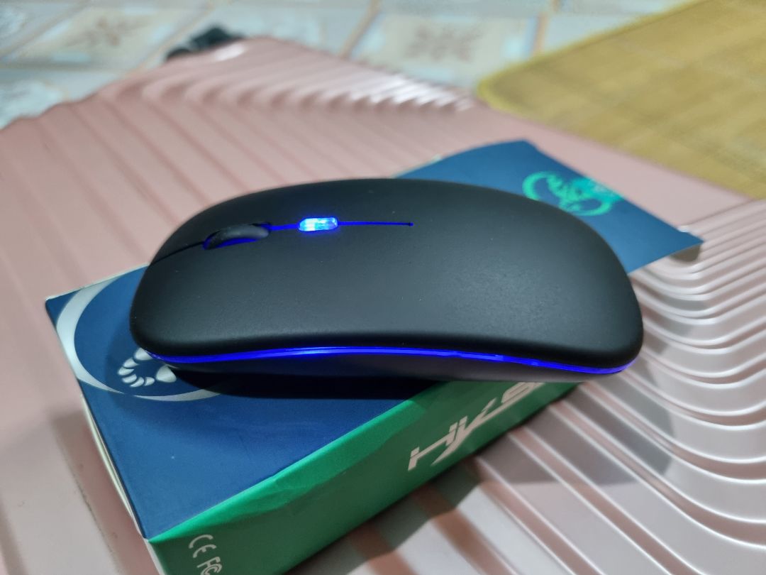 Sản phẩm tốt! Sạc pin một lần dùng cả tuần vẫn chưa hết. Click tiếng êm. Tks shop