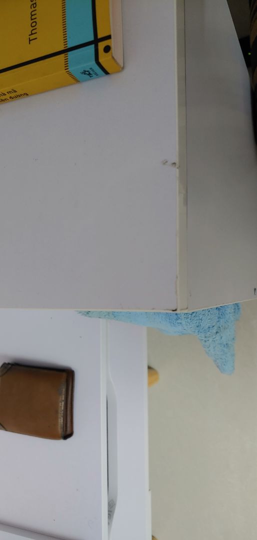 Bàn làm việc bị xước, ốc vít khoan sẵn như không giấu dc nên nhìn thô. mặt tiền mà toàn đầu vít ko à. mất thẩm mĩ. Shop nên xài V ko cần khoan sẵn sẽ đẹp hơn Bàn làm việc bị xước, ốc vít khoan sẵn như không giấu dc nên nhìn thô. mặt tiền mà toàn đầu vít ko à. mất thẩm mĩ. Shop nên xài V ko cần khoan sẵn sẽ đẹp hơn