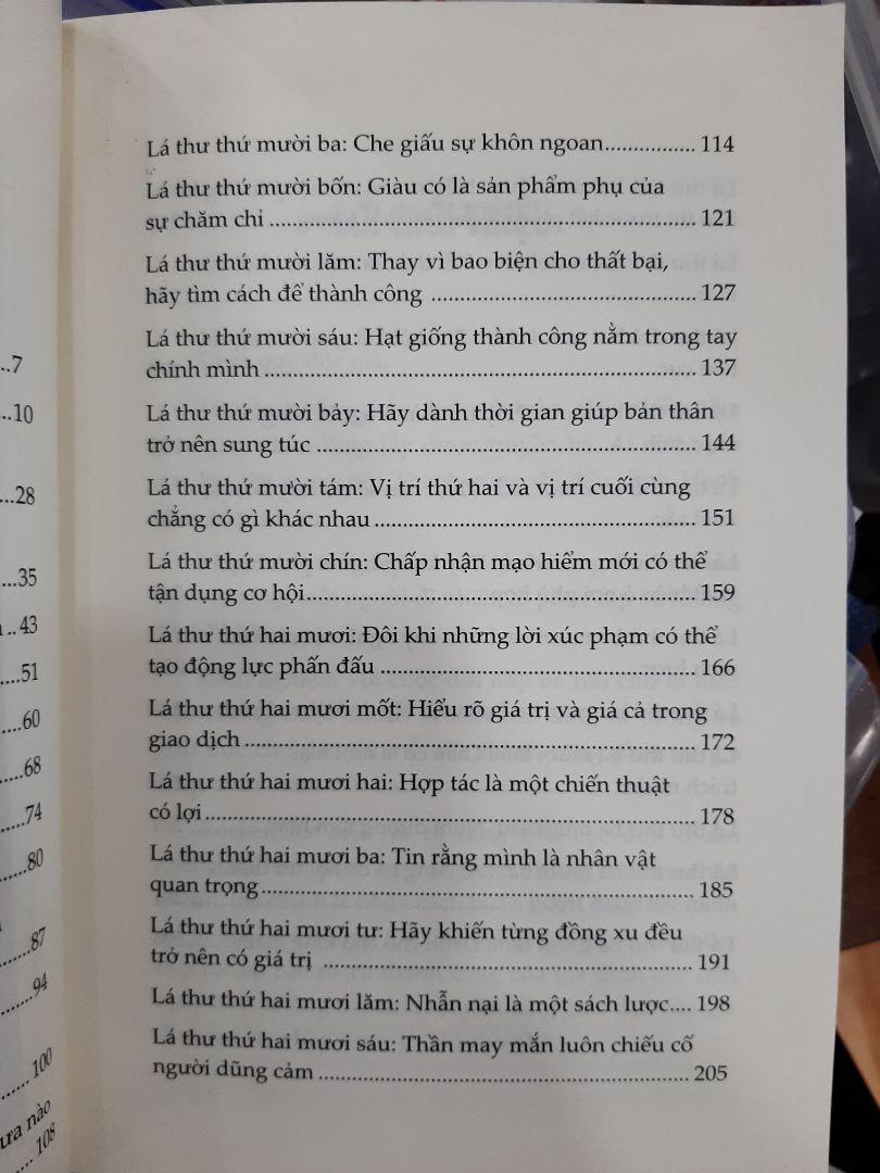 Giả và ngốc nghếch sẽ mang tới cho con tới vào lợi ích. Trên thực tế, hàm nghĩa của việc giả ngốc là họ thấp cái tôi, trở nên khiêm nhường, nói cách khác là che giấu sự khôn ngoan của con. Người càng thông minh thì càng cần giả ngốc, bởi giống như câu ngạn ngữ từ đã nói “Lúa càng nặng, hạt càng trĩu bông”.