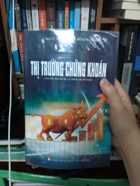 Một cuốn sách hay, giao nhanh, sách đẹp, mua hàng ở tiki luôn yên tâm về chất lượng. đầu tư cho tri thức là khoản đầu tư đúng đắn