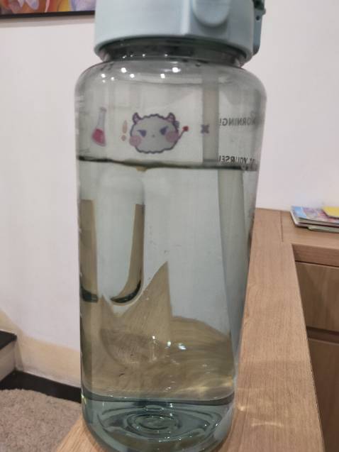 To, đẹp & chắc chắn  Lắp ống hút hơi khó & khách ko đc chọn sticker đi kèm