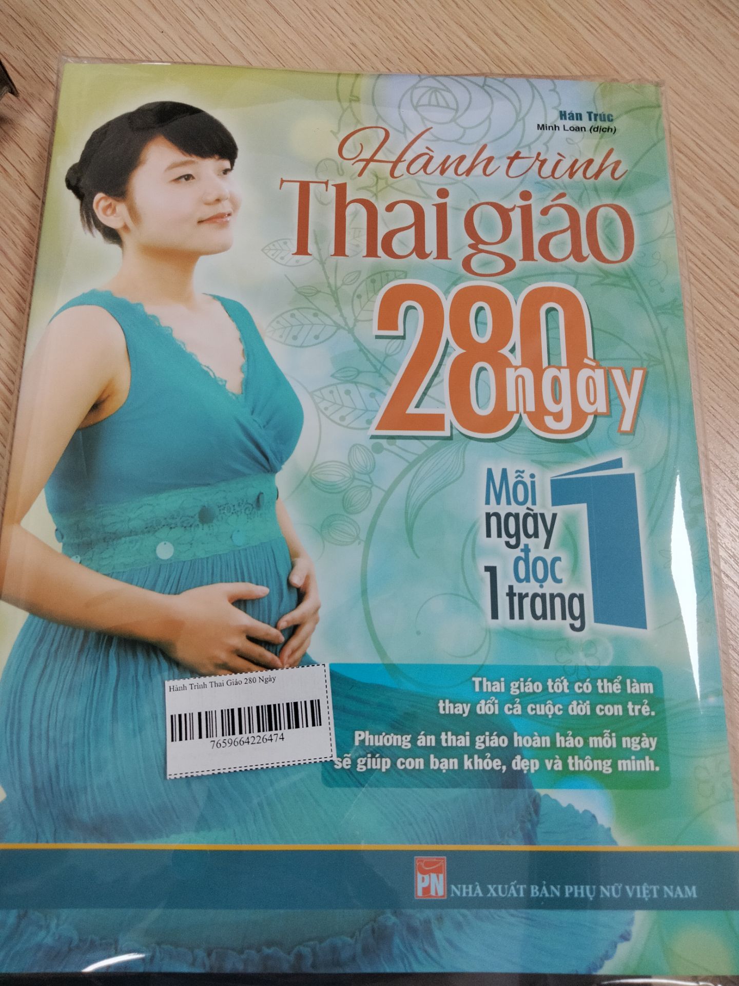 Giao hàng nhanh, sách đẹp, sẽ tiếp tục mua trên Tiki