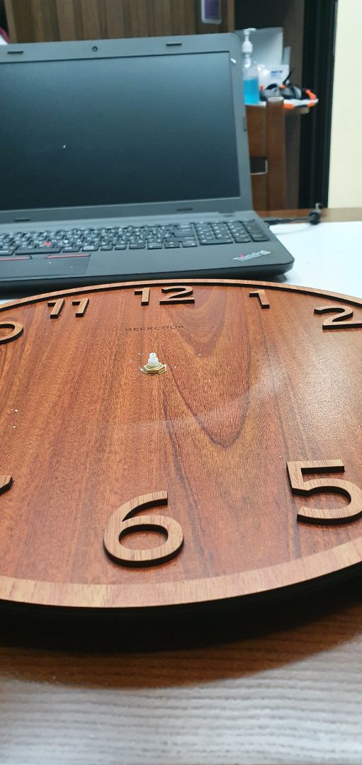 sản phẩm không giống mô tả,  mỏng,  hàng bị móp méo