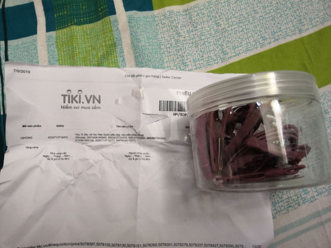 Mình đặt cột tóc màu tóc màu hồng trên đơn hàn vẫn để nhưng sản phẩm lại màu tím than. Cạn lời