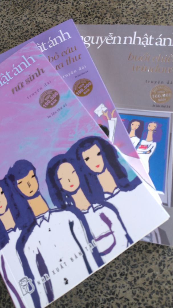 Sách thẳng không bị cong góc, đóng gói sản phẩm cẩn thận.