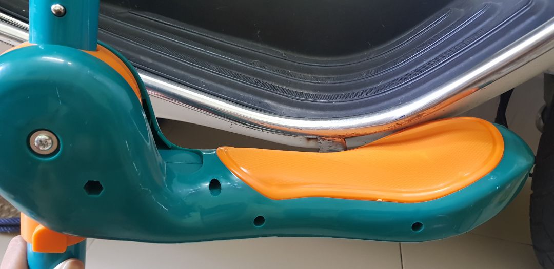 Xe gọn đẹp phù hợp giá tiền, chỉ là giao ko đúng màu mình đã đặt, nhựa có vài chỗ ko đẹp như bị hở và sần xước, giao nhanh kịp tặng sinh nhật bé, shipper nhiệt tình vui vẻ, thanks all