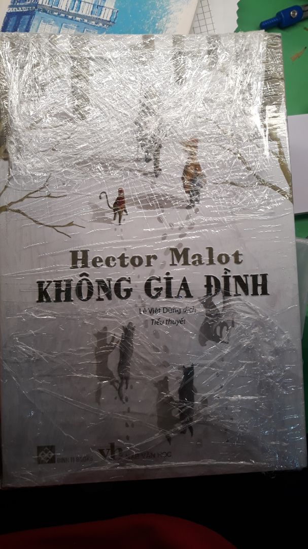 mk đọc quyển này lâu lắm rồi, thấy tiki sale nên mua luôn, mk thích nhất bản dịch của Lê Việt Dũng. có điều lần tiki bọc sách bằng màng bọc thực phẩm:), cx k ảnh hưởng đến hình thức