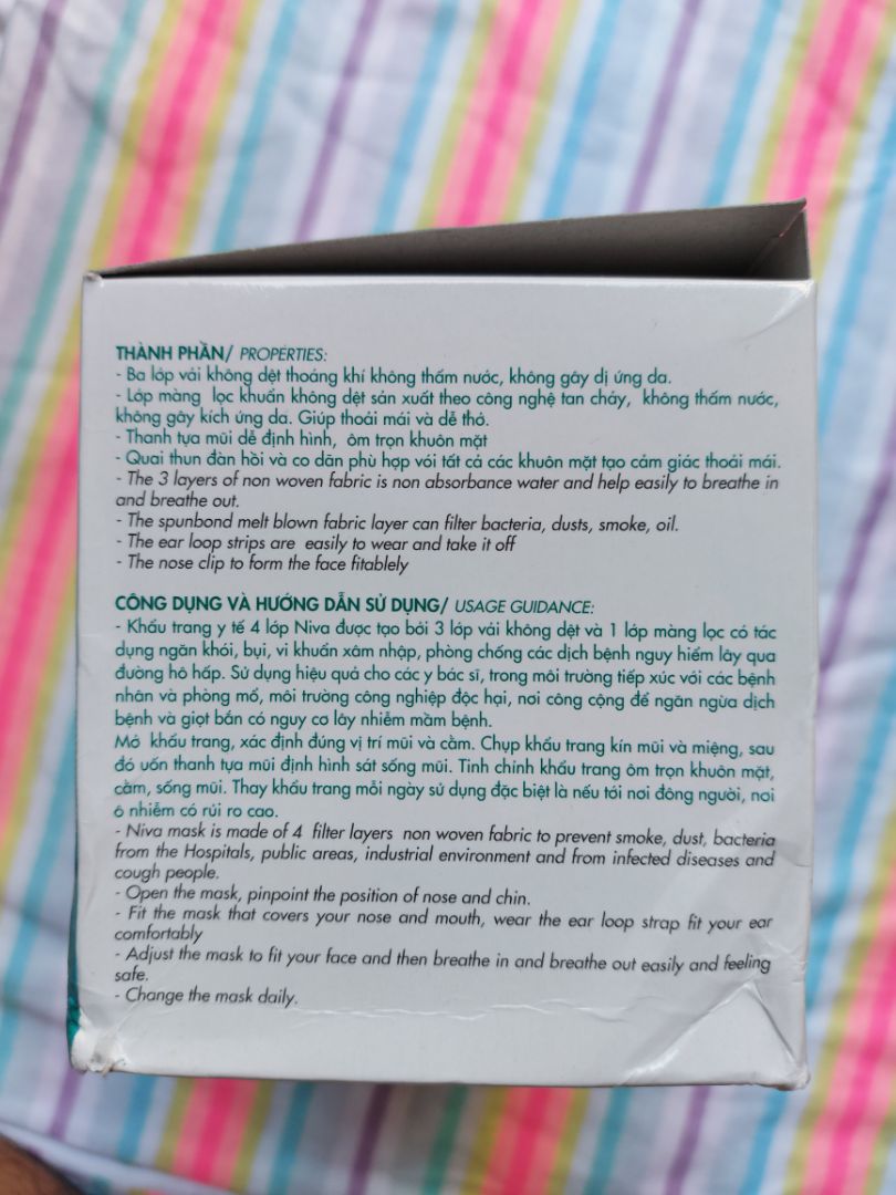 4 lớp, có lọc khuẩn, nhưng không thấy để chỉ số lọc là bao nhiêu %. Đóng gói ẩu lắm, mua mấy hộp về là móp méo hết cả, chả đựng trong hộp carton, chỉ thế mà quấn sơ ni lông và giao thôi. Lạy.