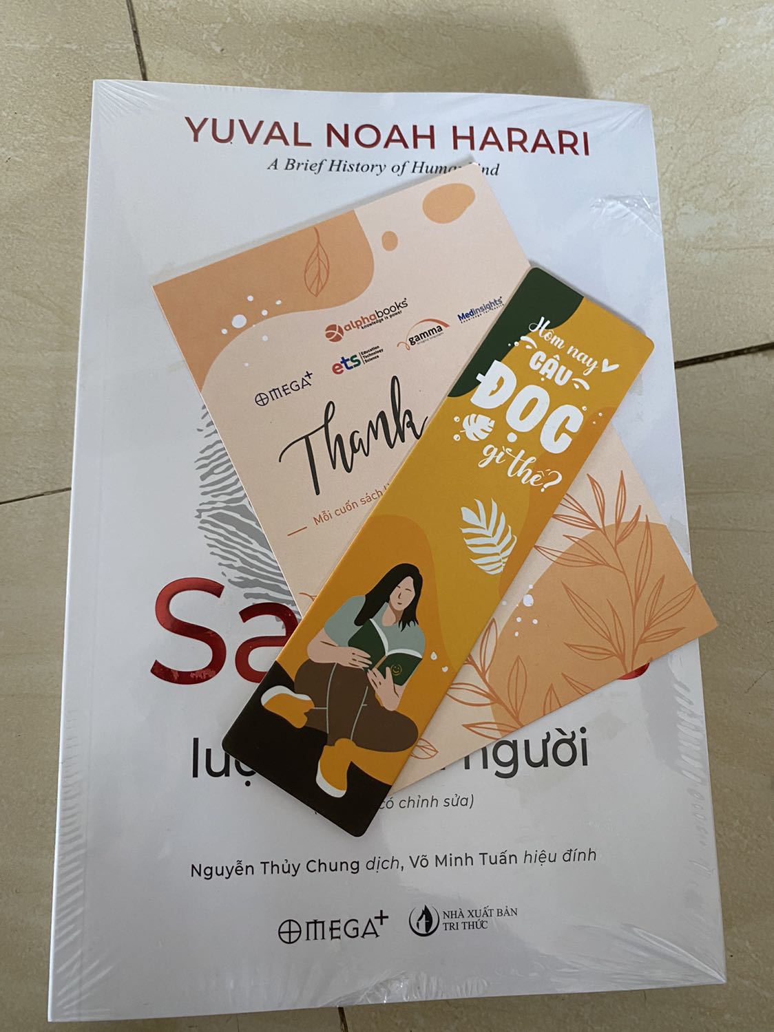 Bình thường mình không hay nhận xét đơn hàng nhưng lần này lại quá hài lòng luôn. Sách mới còn nguyên seal, shop lại đóng gói siêu kĩ luôn. Cảm ơn shop nhiều ❤️