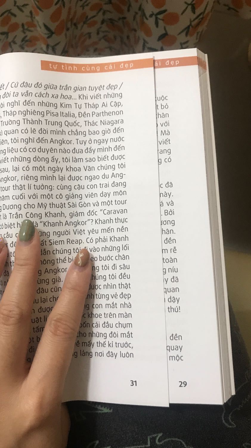 Nội dung sách mình ko bàn tới mà cái khiến mình vô cùng bực mình ở đây là số trang ghép sai lung tung hết cả lên. Mới đọc vài chục trang đầu đã loạn hết thứ tự trang như này thực sự là 1 trải nghiệm quá chán đối với người thích đọc sách như mình. Ở đây ko cho đánh giá 0 sao nhỉ chứ ko thì mình cũng muốn để 0 sao lắm. Ảnh mình chụp đều là các trang liên tiếp nhau đấy, còn nữa cơ mà tiki chỉ cho up 5 ảnh nên up đại diện cho bên bán sách xem. Bực mình thật sự luôn!