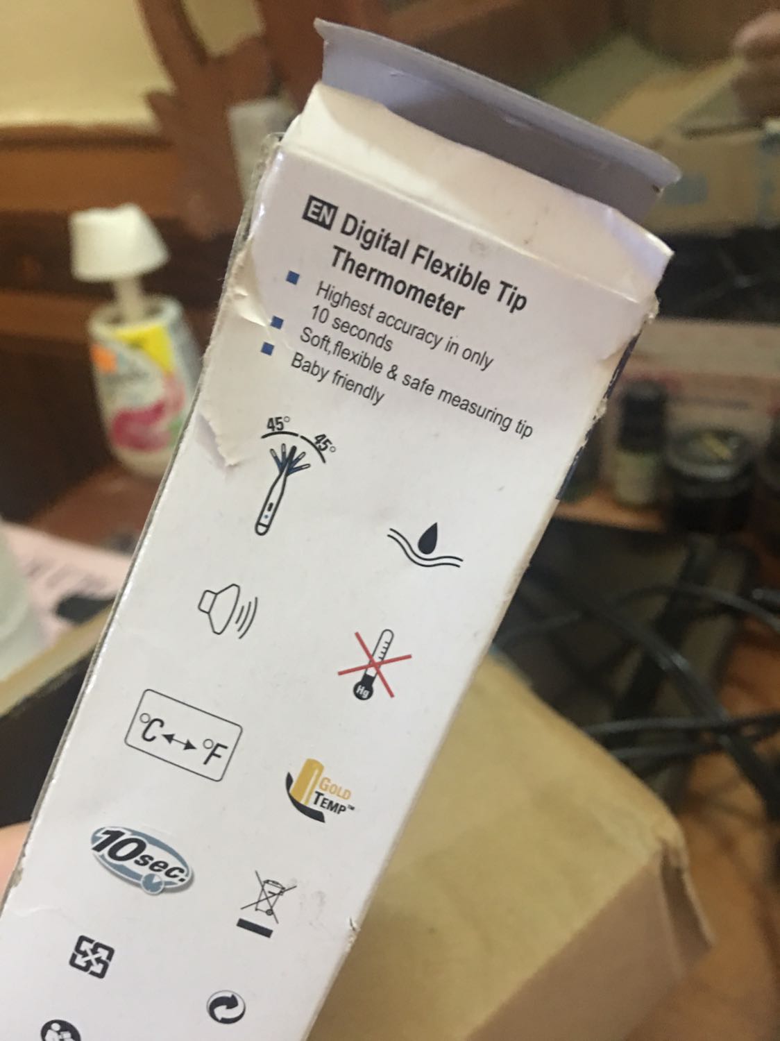 Mình trừ 1 sao vì bao bì ko nguyên vẹn, bóc rách nhìn rất bực mình. Cũ kĩ. 
Cũng may bên trong sản phẩm nhìn mới. Mình trừ 1 sao vì bao bì ko nguyên vẹn, bóc rách nhìn rất bực mình. Cũ kĩ. 
Cũng may bên trong sản phẩm nhìn mới.