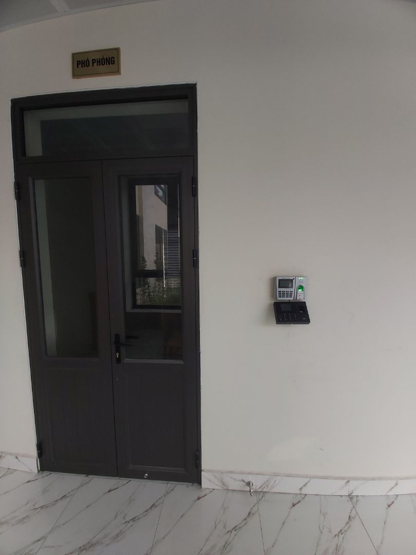 đang dùng thử, tiếng việt chào, cảm ơn khi nhận dang xong có vẻ ổn, tuy chữ và màn hình hơi nhỏ, mắt kém nhìn ko rõ lắm, vừa tầm giá