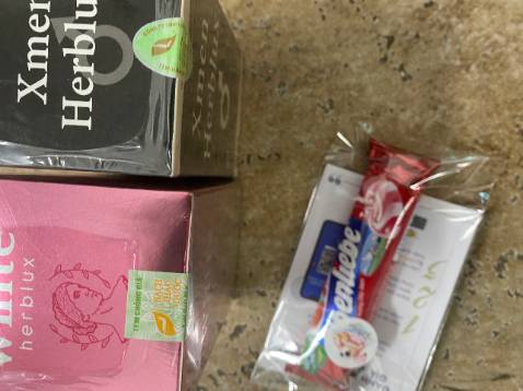 Viên trắng da này mình hay dùng tốt lắm. Còn viên sinh lý là quà tặng cho OX mong ổng thích và cải thiện được sức khỏe tốt hơn hjhj shop rất tâm lý  và tặng kèm quà lịch sự