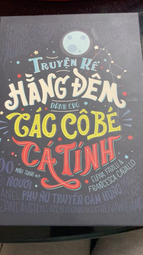 Bọc hàng cẩn thận. 
Sách bìa cứng, chất giấy rất đẹp nha mọi người ơi. Mua để đọc cho con gái mà mình còn hào hứng hơn con :))