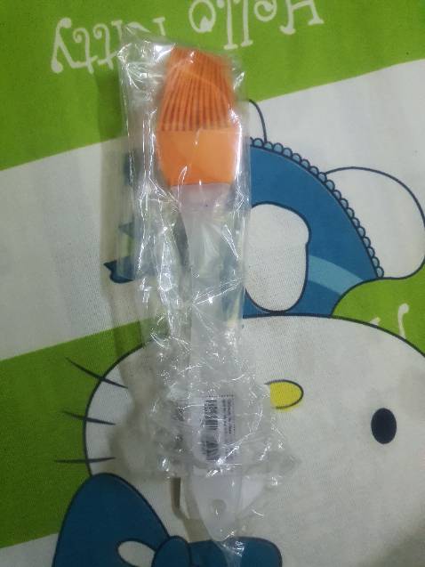 Cọ cũng bình thường thôi, dùng phết dầu ăn ổn. nhỏ gọn tiện dụng.