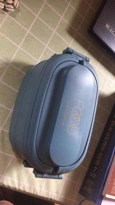 Màu đẹp lắm
Nhựa xịn 
Có điều khớp nối không được kín lắm
Vận chuyển nhanh
màu xanh dương xinh xỉu - màu tím than cũng đẹp, mình mua cho 2 người mỗi người 1 bộ - mua thêm cái túi bên shop nữa là nhỏ gọn xinh xắn - đưa đi làm tiện lợi luôn