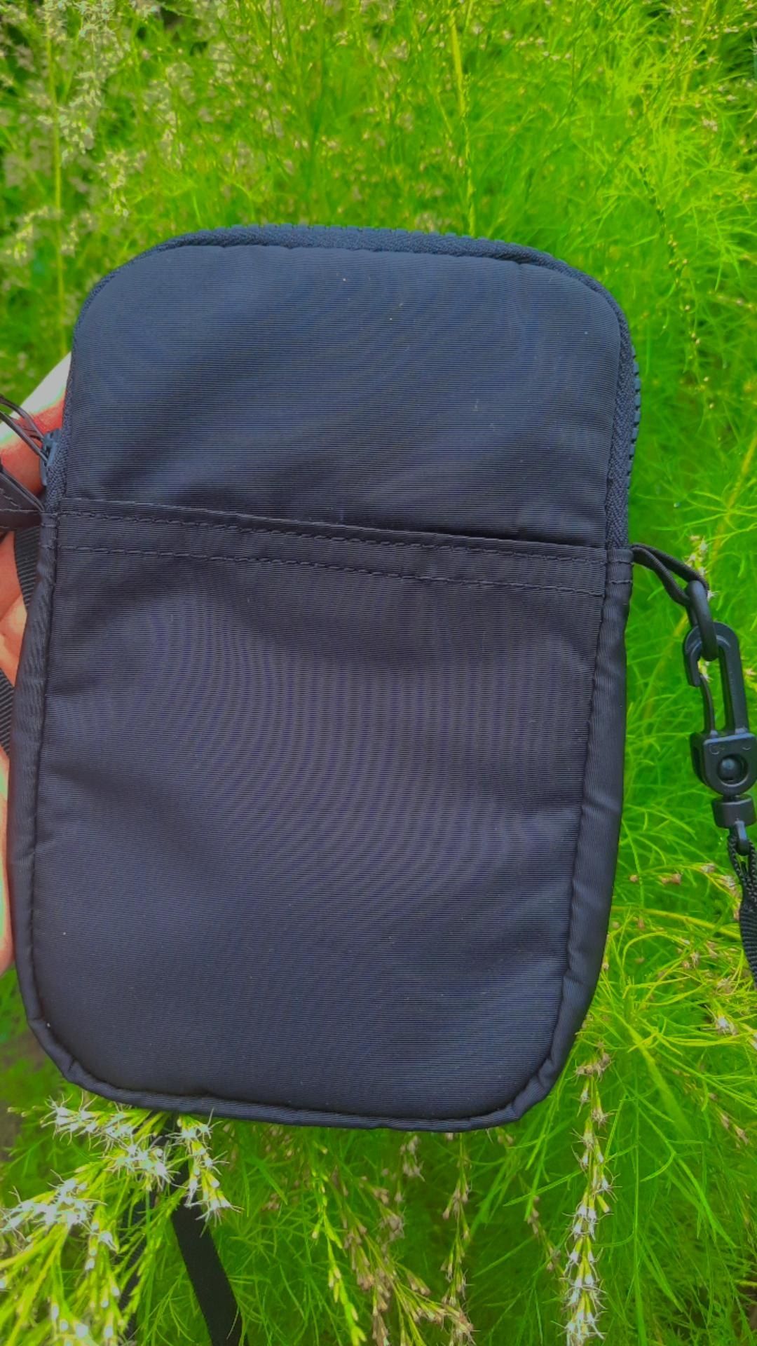 Omggg túi thấy cưng lắm ạ đựng các vật dụng nhỏ nhặt rất tiện luôn. Điểm cộng cho shop là khi " đập hộp " thì rất là thơm luôn nha  mùi rất dễ chịu thơn ơi là thơm luôn á . Rất là ưng ý luôn . Sẽ tiếp tục ủng hộ shop nữa. Đây là lần thứ 6 mình ủng rồi đó ạ mà lần nào mình cũng ưng quá trời khen đáo khen để luôn đó ạ. ❤❤❤