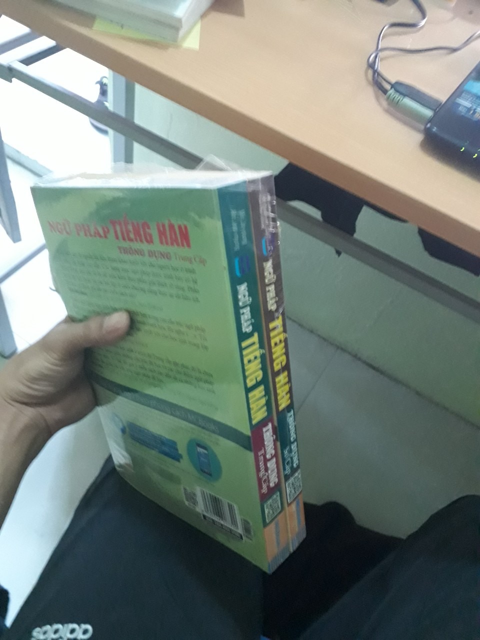 Cảm ơn tiki nhiều. Tiki ko cần phải quảng cáo nhiều bởi vì chất lượng sản phẩm và đội ngũ suport quá OK. Cảm ơn nhà xuất bản rất nhiều.