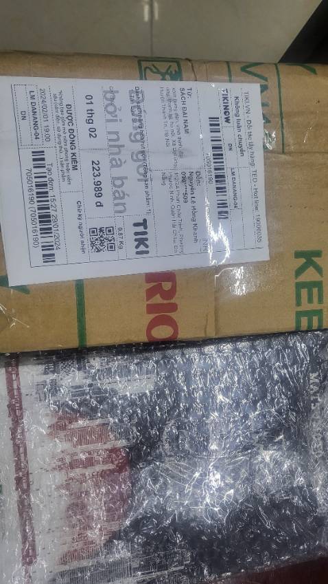 Mình đặt hàng cuốn Tàn lửa Shusuke Shizukui NHƯNG lại giao cho mình cuốn Lâu đài cát của Matsumoto Seicho mà KHÔNG LIÊN LẠC với mình trước tình hình sản phẩm,nhắn tin thì KHÔNG thấy các bạn rep lại.