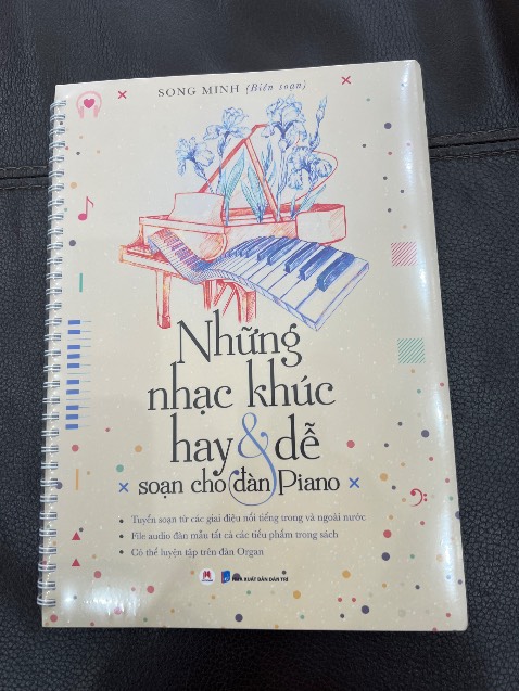 Sách trình bày đẹp , cứng cáp