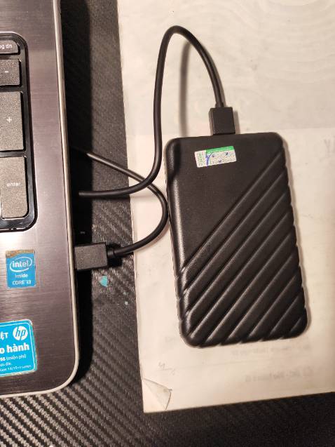 Giao hàng nhanh, đóng gói cẩn thận. Dùng ổn, chép dữ liệu nhanh. Box chất liệu nhựa nên mình cảm giác độ thoát nhiệt hơi kém, mà ko sao, khi dùng mình mở nắp ra luôn.