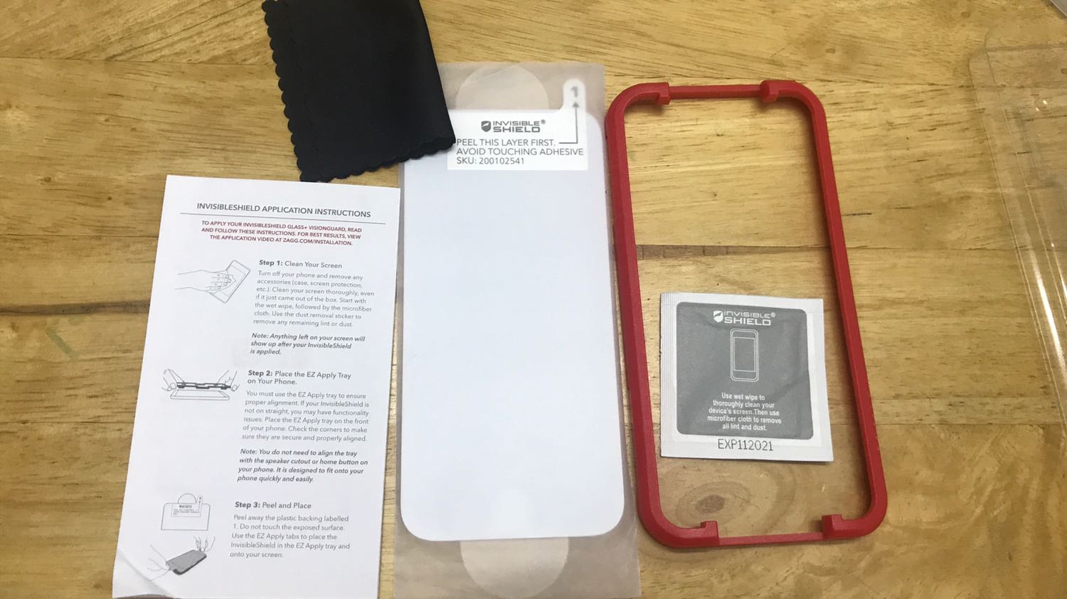 Bộ dụng cụ đầy đủ, nhìn kính dày dặn. Do dịch nên giao hàng. Vẫn sẽ ủng hộ shop.