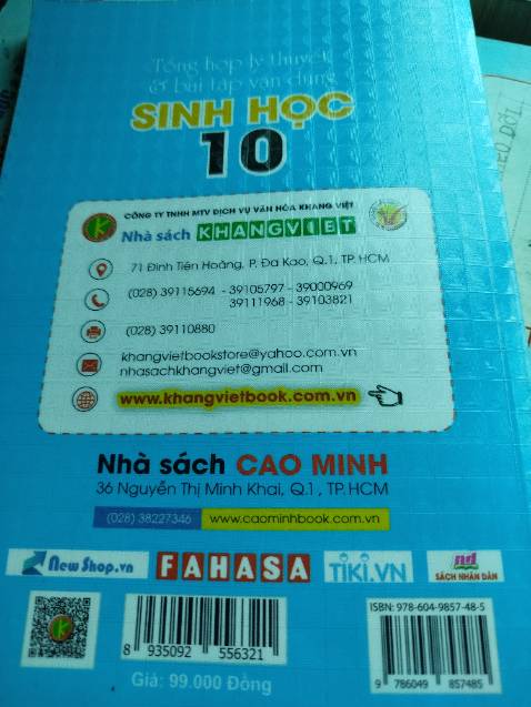 Phần trắc nghiệm khá ổn. Tuy nhiên còn sai chính tả và sai đáp án. Nói chung dùng để luyện thì cũng tạm được. Lý thuyết tổng quát không chuyên sâu chỉ phù hợp cho học sinh thường. Học sinh giỏi thì nên dùng loại khác.
