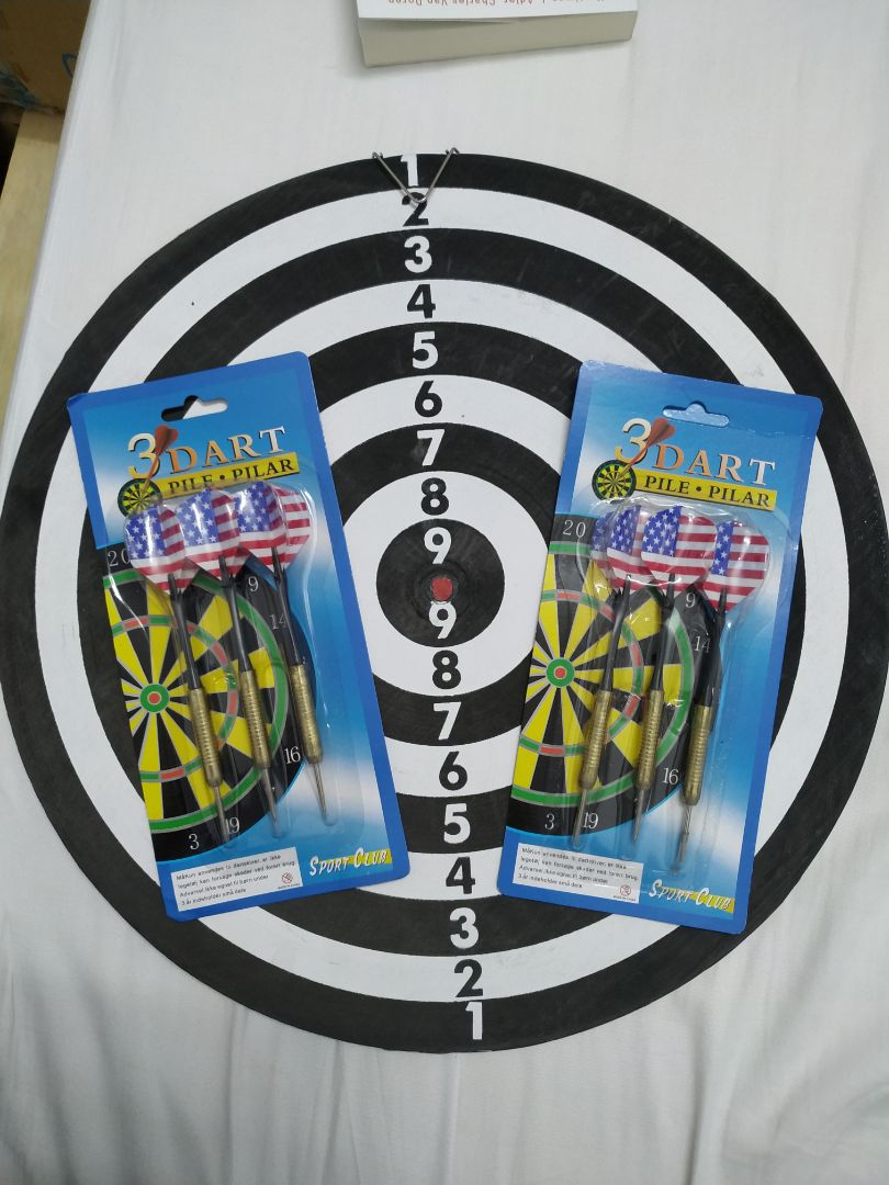 Sản phẩm giao hàng nhanh.
Về bảng hồng tâm có hai mặt rất tiện nhưng phần móc treo bảng cảm giác hơi yếu nhưng vẫn xài ổn.
Phi tiêu thì có hai bịch, 6 phi tiêu nhưng chỉ có 4 bịt mũi. Phi tiêu hơi cũ nhưng xài ổn, phóng rất đầm tay, có điều một phi tiêu bị lỏng phần thân với mũi, chỉnh sửa chút là ok luôn.
Phóng rất đã, phù hợp với người lớn.
Châm trước cho 5 sao ạ ???