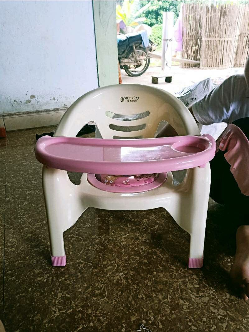 Ghế chắc chắn. giao hàng nhanh, đóng gói cẩn thận, sp nên mua Ghế chắc chắn. giao hàng nhanh, đóng gói cẩn thận, sp nên mua