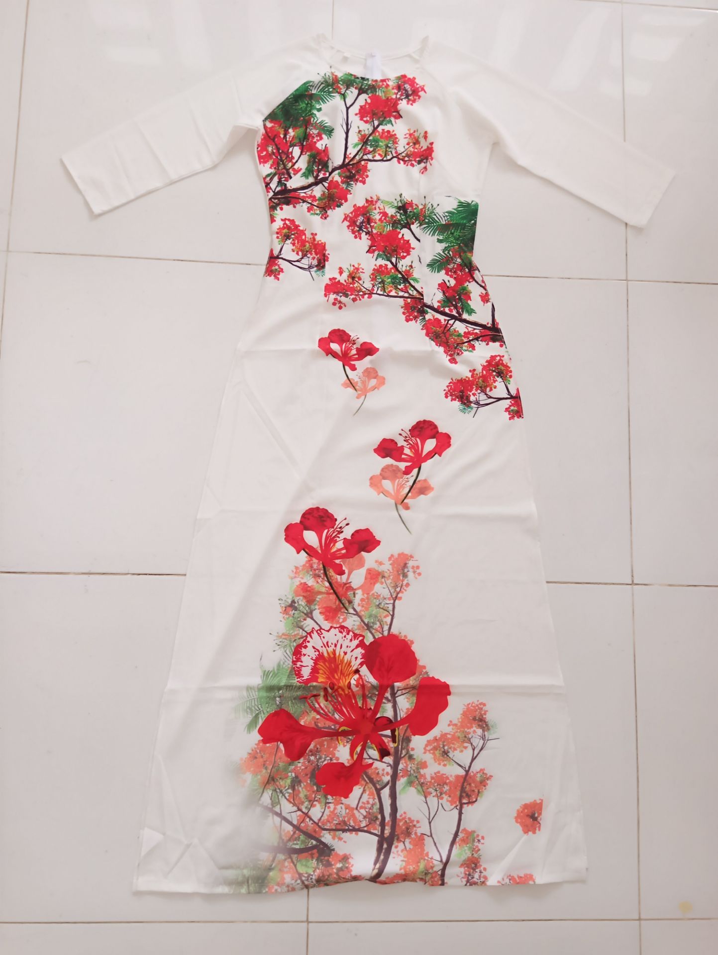 Áo đẹp, giống mô tả