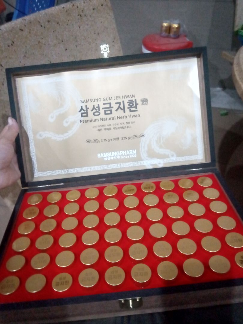 Tôi đặt niềm tin , nhận về chất lượng . Tôi rất hài lòng về sản phẩm . Nhân viên giao hàng thân thiện , giao hàng nhanh , đóng gói cẩn thận . Tôi vẫn sẽ lựa chọn tiki