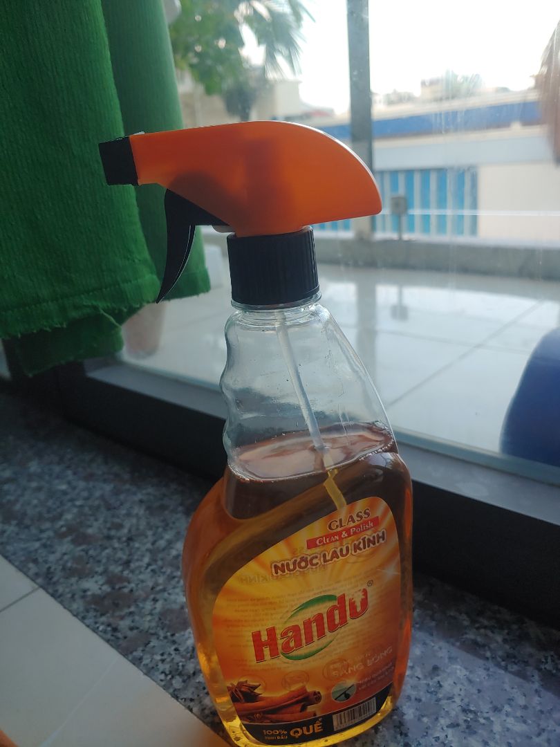 Sản phẩm ok, mùi thơm dễ chịu, dùng lau kính ổn, dịch mà shop giao hàng cũng nhanh, vote 5★