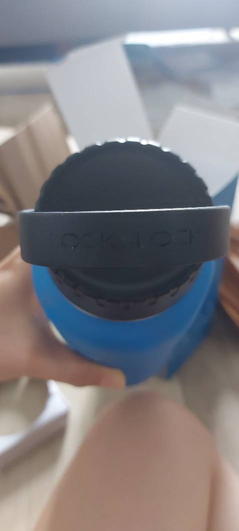 Mình đánh giá 5* cho thương hiệu Lock&Lock thôi nhen, nói chung bình mẫu mã đẹp, to hơn mình nghỉ.Chưa xài nên chưa thể đánh giá về chất lượng cũng như thời gian giữ nhiệt lâu mau nha.Về khâu đóng gói chưa hài lòng