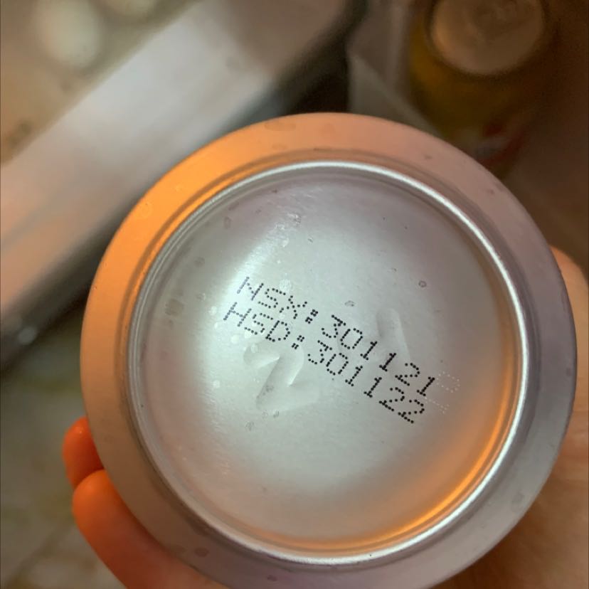 Bia uống êm êm, hạn sử dụng còn ít, giao hàng nhanh, shipper thân thiện