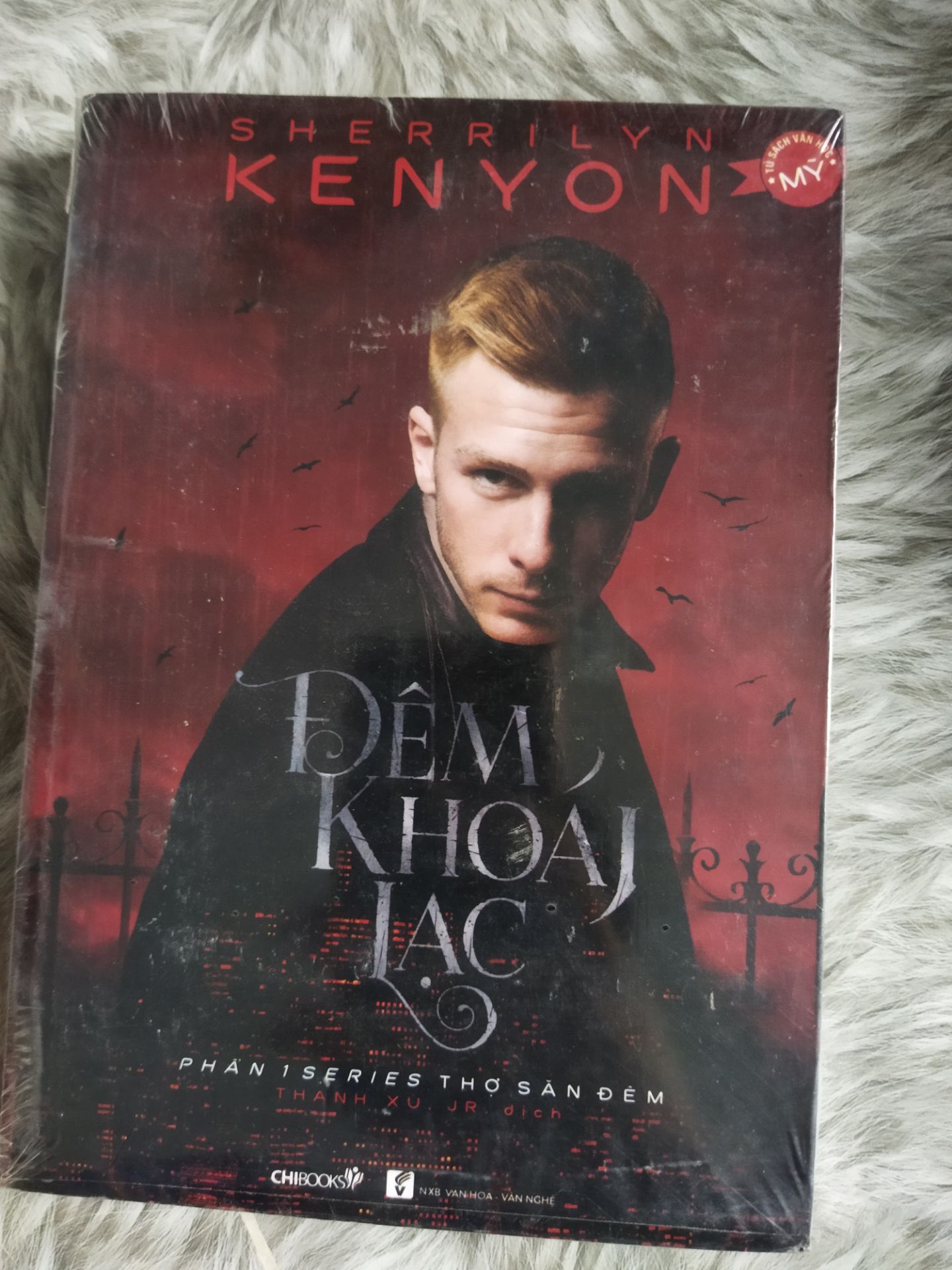 sách rất đẹp, còn khá là mới, nguyên vẹn