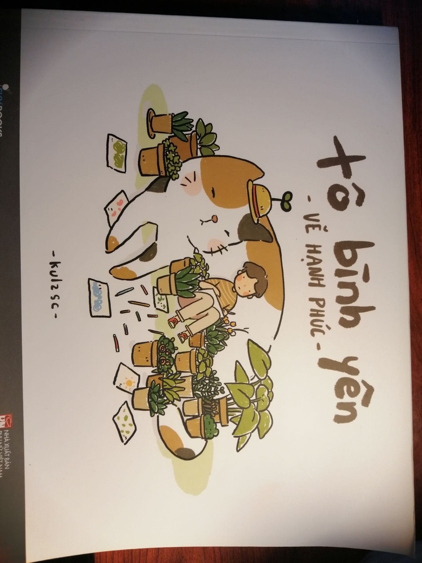 Giao nhanh, đóng gói cẩn thận. 
Sách có bìa xinh xỉu, hình vẽ rất dễ thương. Có những câu qoutes rất ấm áp. Đây là một cuốn sách rất thích hợp để xã stress, tự an ủi bản thân mỗi khi mệt mỏi.