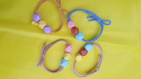 dây buộc tóc nasi đẹp lắm, dây co giãn tốt, cột rất sướng. Đặc biệt là giá rất rẻ so với mua ngoài chợ. Shop gói hàng khá kỹ. Cảm ơn sốp