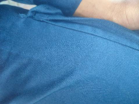 Thật sự thì do chất liệu ***... Lông ko z.. Dễ bông tróc quá.... *** hơi dõm rồi..mới mặc 1 ngày