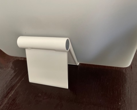 Giá đỡ chắc chắn, tuy nhiên nên dùng cho tablet 11” trở xuống. Mình dùng ipad 12.9” dễ bị trượt góc do nặng