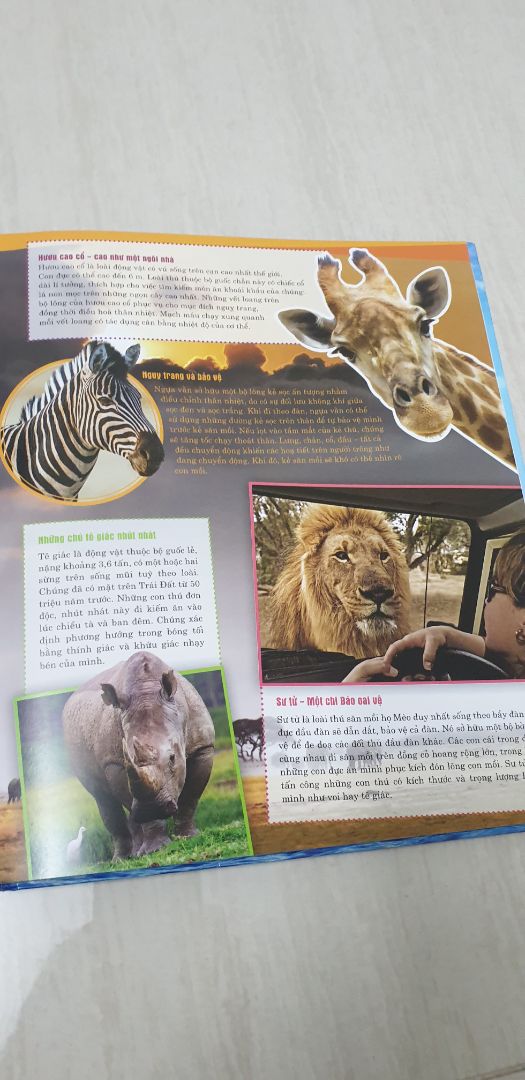 quyển sách đúng là 1 cẩm nang hữu ích cho những ai đam mê thế giới động vật.Toàn bộ thông tin trong cuốn sách đều rất tuyệt vời.Nhân viên giao hàng nhanh,thân thiện.Cho tiki 5 sao nhé.Lần sau sẽ tiếp tục ủng hộ