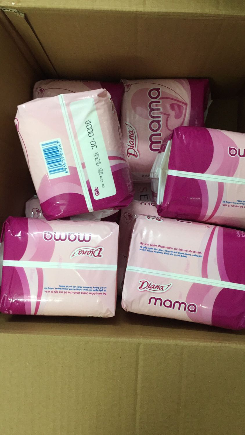 Sản phẩm đúng mẫu mã, mua chính hãng nên yên tâm. Mà shop chuẩn bị hàng hơi lâu nhé.