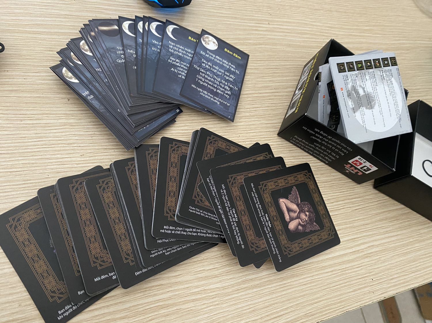 Hàng không giống hình đăng lên. Đăng lên một kiểu giao một kiểu mặc dù vỏ hộp giống nhau. Mong Tiki xem xét lại và giải quyết giúp