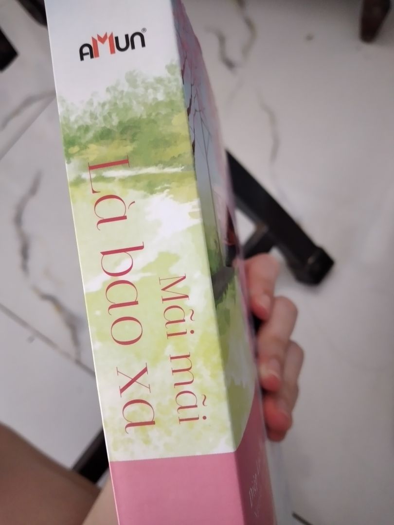 lần nào mua hàng trên tiki cũng thấp thỏm lo lắng. đặc biệt là sản phẩm sách. Sách không bọc màng co đã đành thì cũng chịu khó đóng gói cẩn thận giùm người ta cứ. Để khách hàng nhận sản phẩm bị móp méo thế này? Bên FAHASA lúc nào cũng bọc sách cẩn thận hơn cả, dù có màng co hay không họ vẫn cẩn thận bọc kĩ bên ngoài tránh hỏng sách