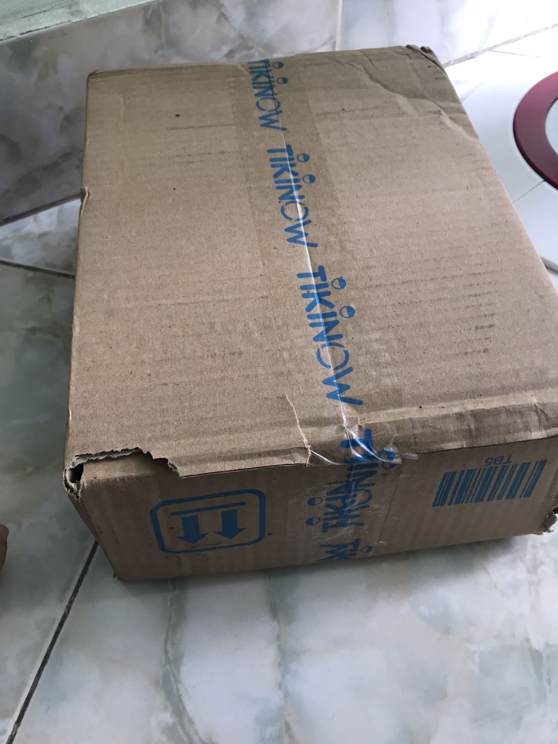 Khâu đóng gói của tiki đơn hàng này kém quá. Rách tả tơi. Mà mình thấy trong đơn có 1 coupon lũ xì sách mà sao mở ra ko có vậy ạ?