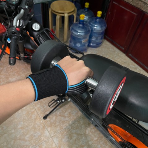 Tuyệt vời, băng quấn cổ tay rất êm, chất liệu cảm giác rất xịn khác với mấy sản phẩm tương tự mua ở chỗ khác. Shop hỗ trơi tốt