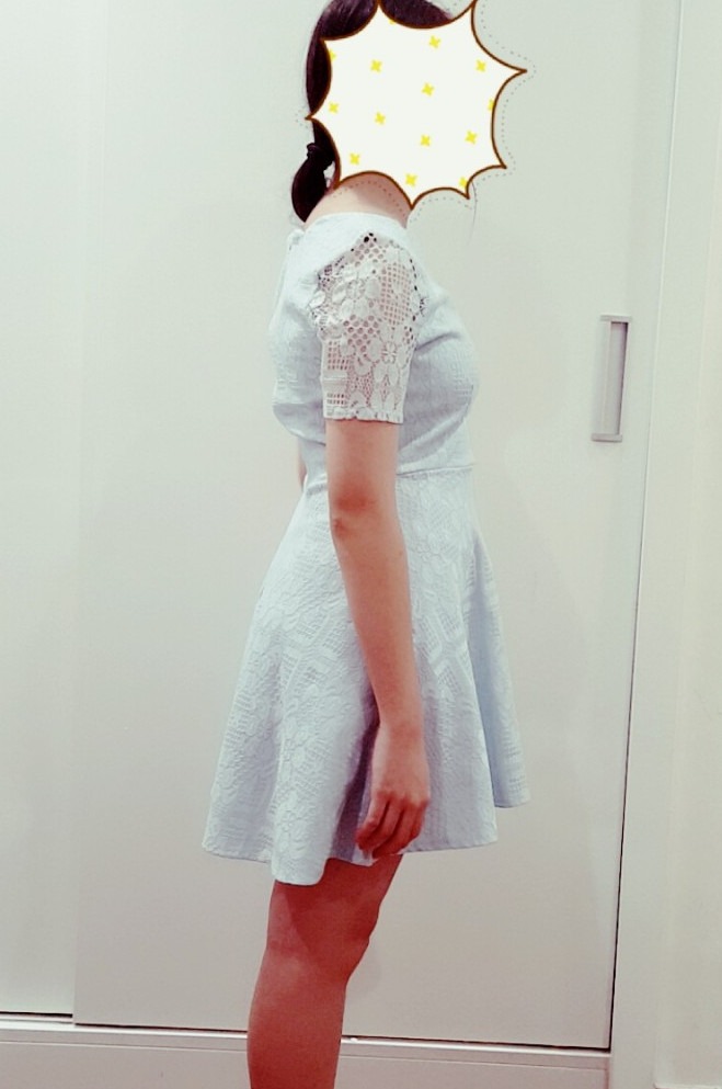 Mình nấm lùn 1m50 46kg . Lên hình thấy dáng cũng gọn không mập đúng không ạ. Hi hi hi cho 5 sao vì che khuyết điểm eo bánh mỳ của chị nè