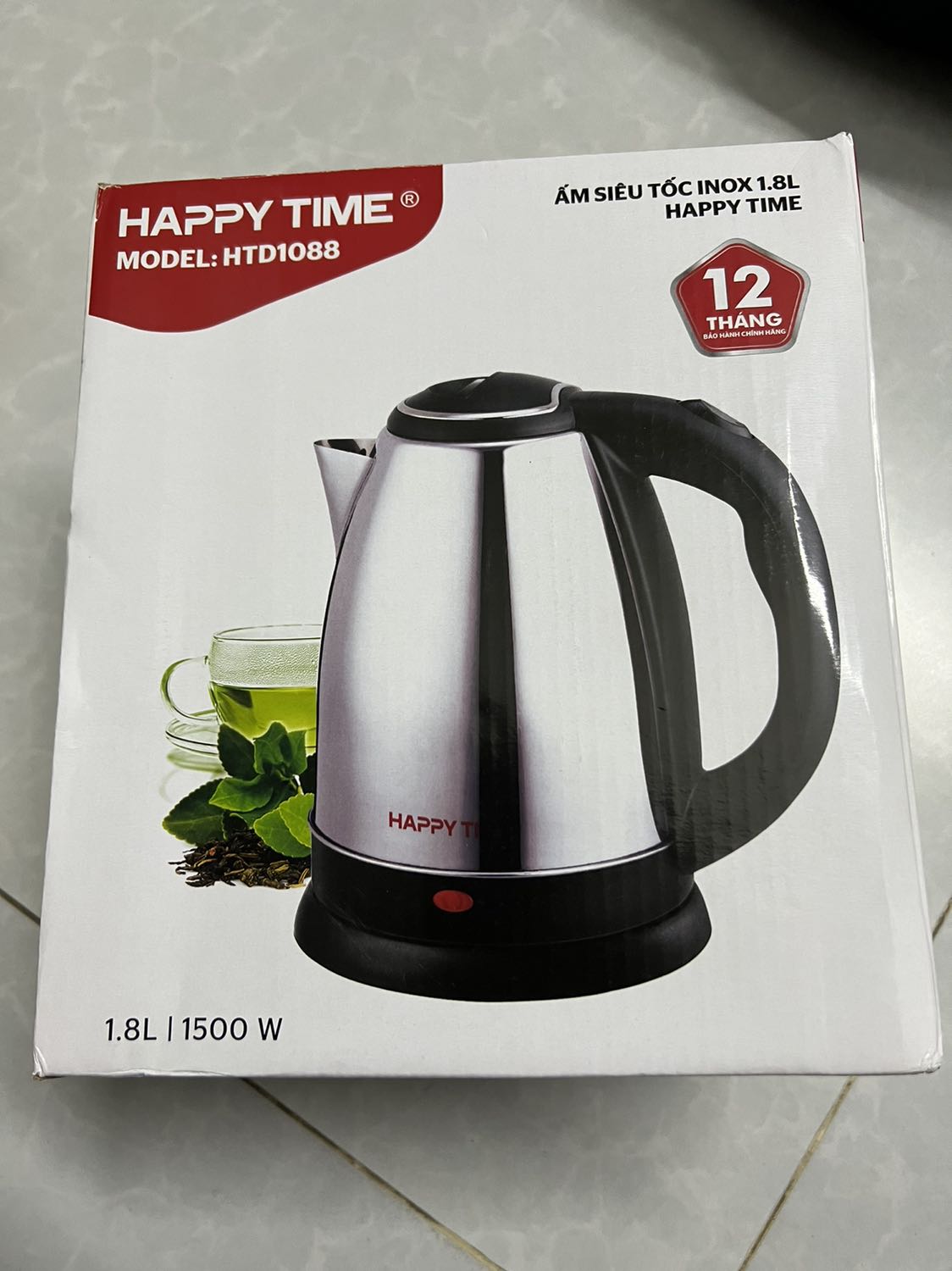 Sản phẩm giống với mô tả, vỏ ấm dược làm bằng inox, tay cầm bằng nhựa cách nhiệt, dung tích 1,8l. Giá cả hợp lý. Giao hàng siêu tốc nên rất nhanh. Bảo hành 12 tháng chính hãng SUNHOUSE. Mọi người nên trải nghiệm sản phẩm