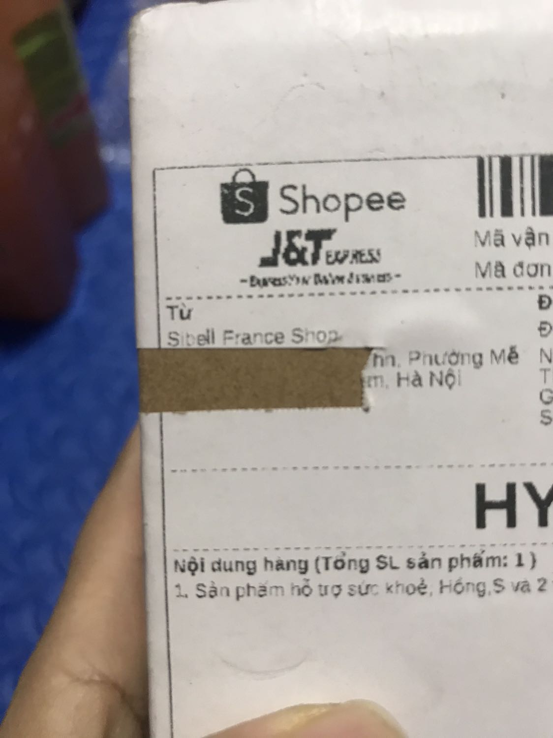 Shop đóng gói cẩn thận. Sách in màu bìa bóng. Nội dung đơn giản ngây Ngô cho trẻ con. Mình đọc mà bật cười vì giống ng y ngoài đời thật. Em bé nghĩ rằng đó là giúp bố mẹ. Nhưng thực ra làm hỏng hết. Chuẩn bị ra ngoài chơi thì tự Chạy ra sân, bị ngã lại bẩn hết quần áo đẹp. Mẹ lại phải thay lại từ đầu. Sale 12k. Hình vẽ dễ thương.