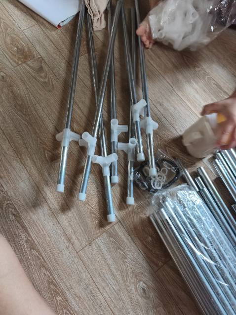 Bảo giao hàng ngady 27/8 nhưng đến tận ngày 1 thán 9 mới giao. Lại còn dám bảo giao ko thành công.
Định không nhận nhưng nghĩ tộu shipper, khi khui hàng thì thiếu hẳn 1 chân.