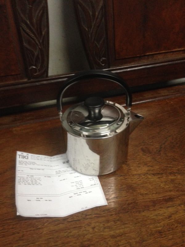 Ấm ko xài đuoc trên bếp từ, đề nghị tiki giai quyet vấn de này